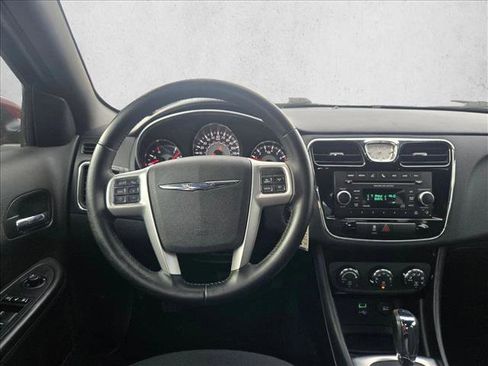 Used 2012 Chrysler 200 Touring FWD image 15