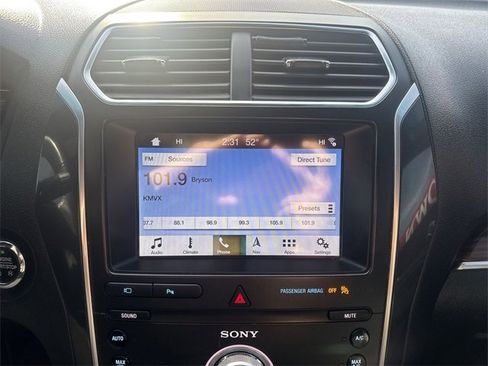 Used 2019 Ford Explorer Limited w/ Class III Trailer Tow Package image 16