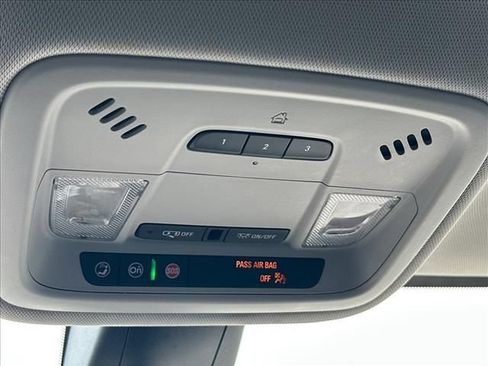 Certified 2020 Chevrolet Traverse LT FWD image 30