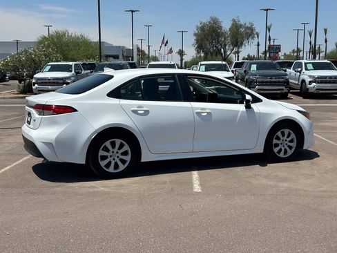 Used 2023 Toyota Corolla LE FWD image 5