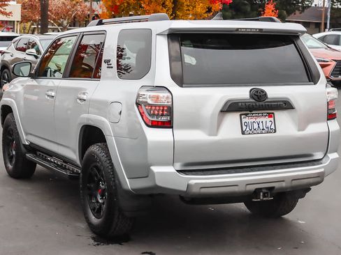Used 2019 Toyota 4Runner TRD Off-Road image 2
