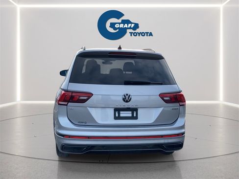 Used 2022 Volkswagen Tiguan SE R-Line image 4