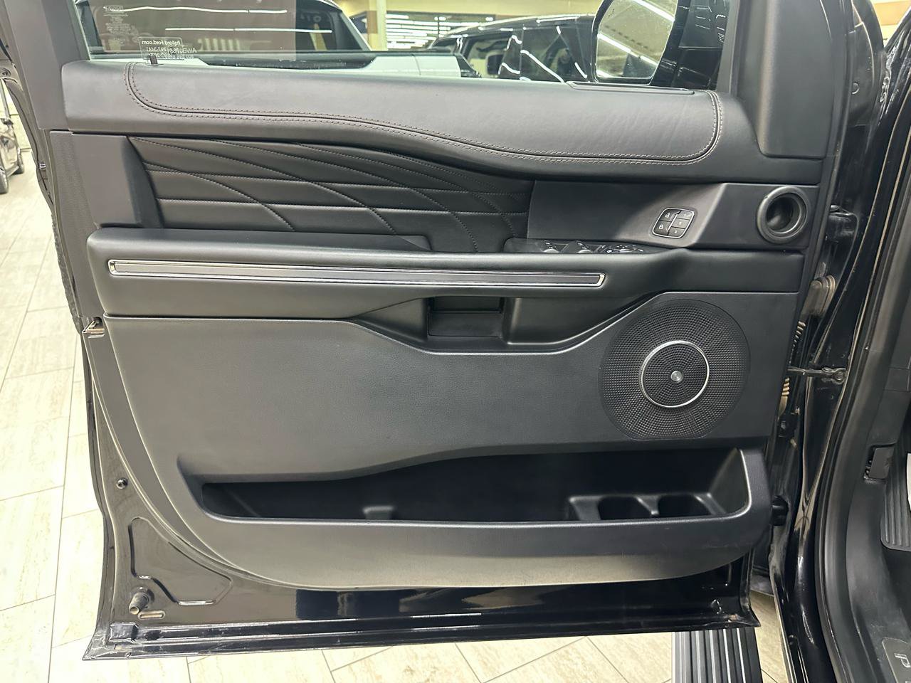 Used 2020 Ford Expedition Platinum AWD/4WD image 18