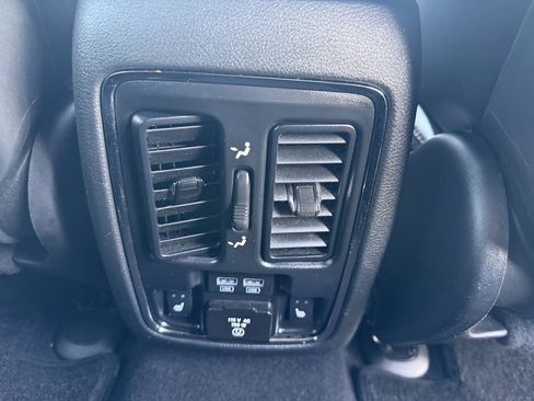 Used 2019 Jeep Grand Cherokee SRT AWD/4WD image 29