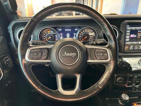 Used 2021 Jeep Wrangler Unlimited Sahara image 24