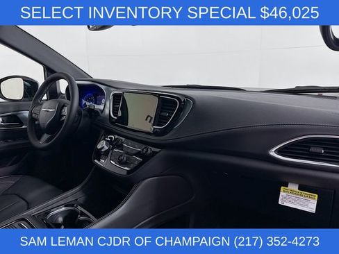 New 2026 Chrysler Pacifica Limited w/ S Appearance Package FWD image 31