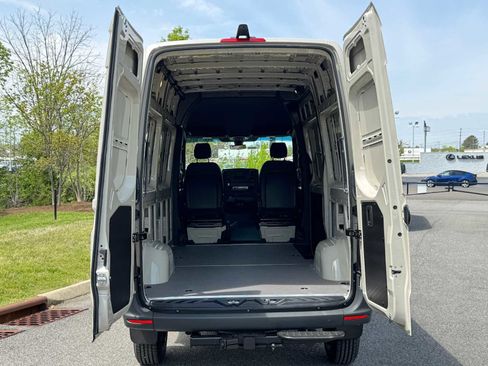 New 2025 Mercedes-Benz Sprinter 2500 image 19