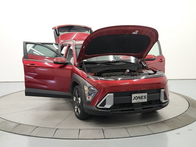 Used 2025 Hyundai Kona SEL FWD image 11