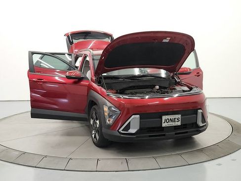 Used 2025 Hyundai Kona SEL FWD image 11