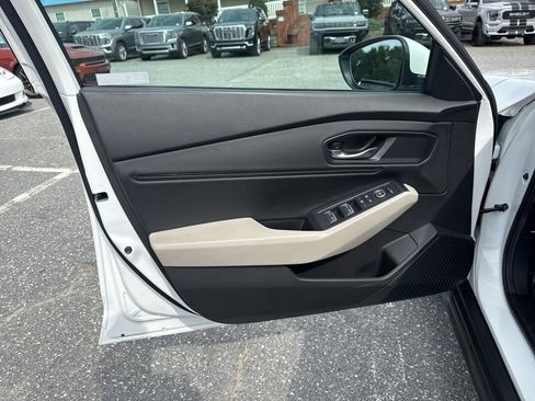 Used 2024 Honda Accord EX image 25