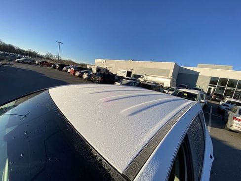 Used 2019 Hyundai Santa Fe SE image 3