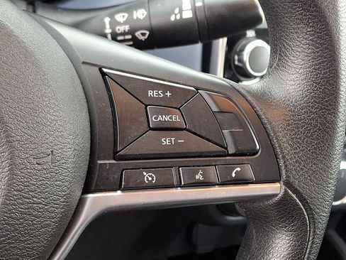 Used 2023 Nissan Versa SV w/ Trunk Package image 21