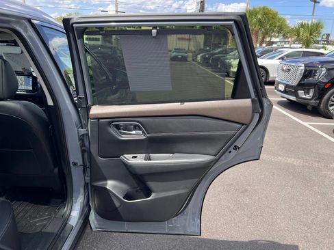 Used 2023 Nissan Rogue Platinum w/ Platinum Premium Package FWD image 57