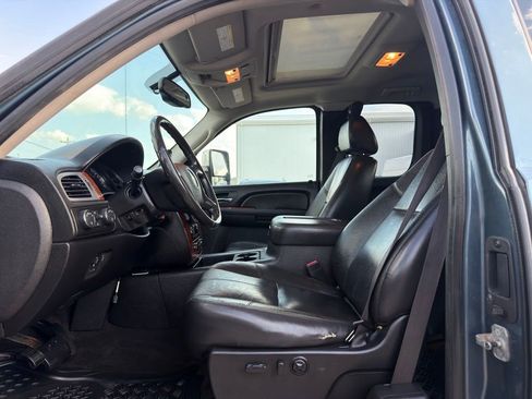 Used 2008 Chevrolet Silverado 2500 LTZ w/ Safety Package AWD/4WD image 2