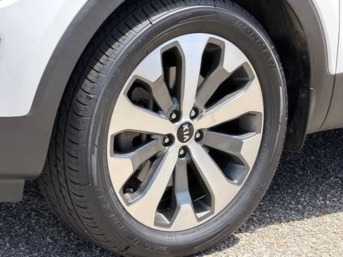 Used 2020 Kia Telluride EX w/ EX Premium Package FWD image 9
