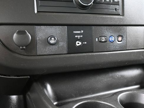 Used 2019 Chevrolet Express 2500 image 22