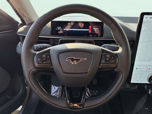 Used 2025 Ford Mustang Mach-E Premium image 57