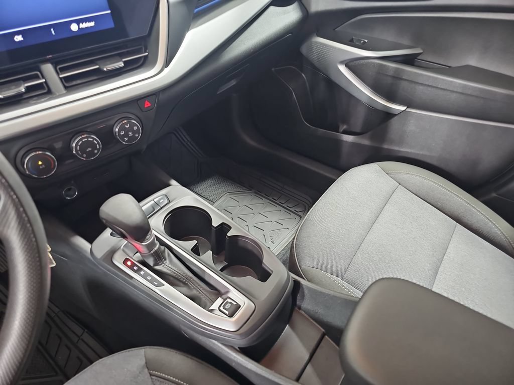 Certified 2024 Chevrolet Trax LS FWD image 30
