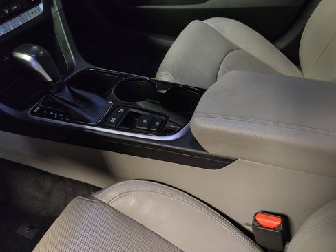 Used 2019 Hyundai Sonata Limited w/ Ultimate Package 04 FWD image 26