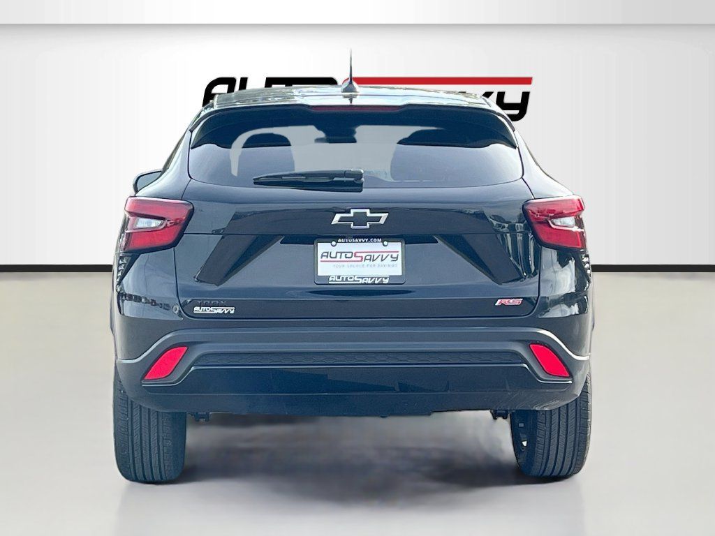 Used 2026 Chevrolet Trax RS w/ Sunroof Package FWD image 6