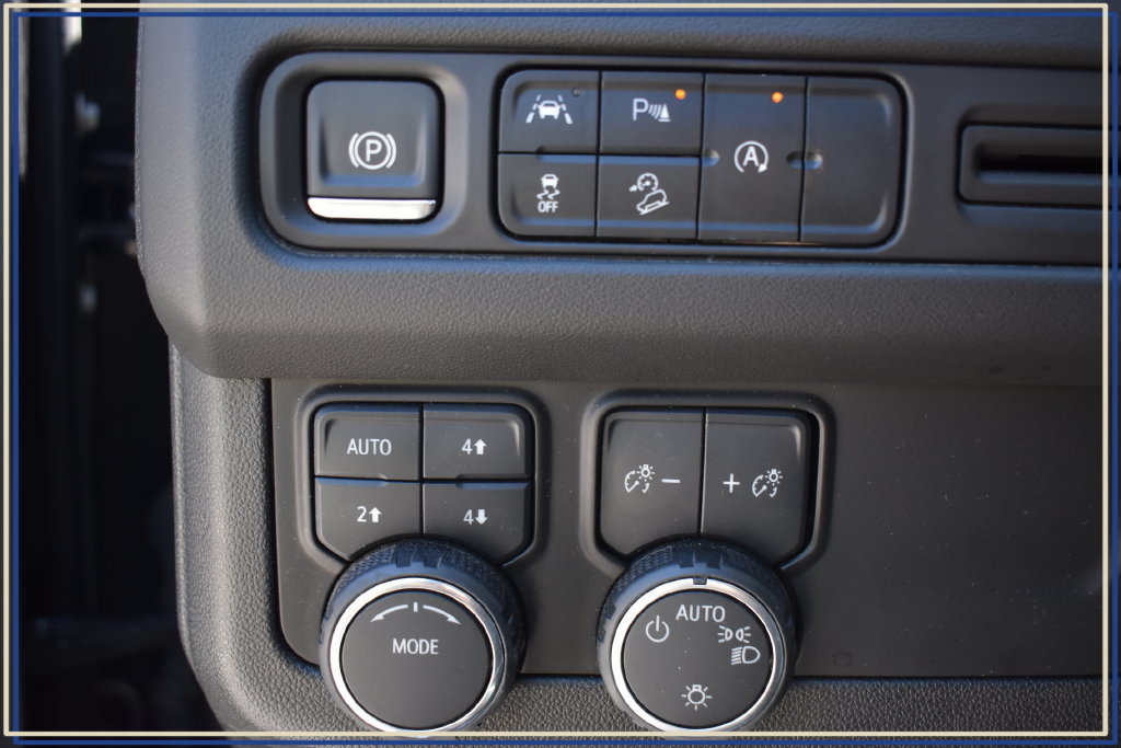 Certified 2024 Chevrolet Suburban Premier AWD/4WD image 31