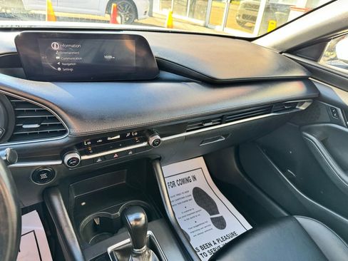 Used 2022 MAZDA MAZDA3 s image 20