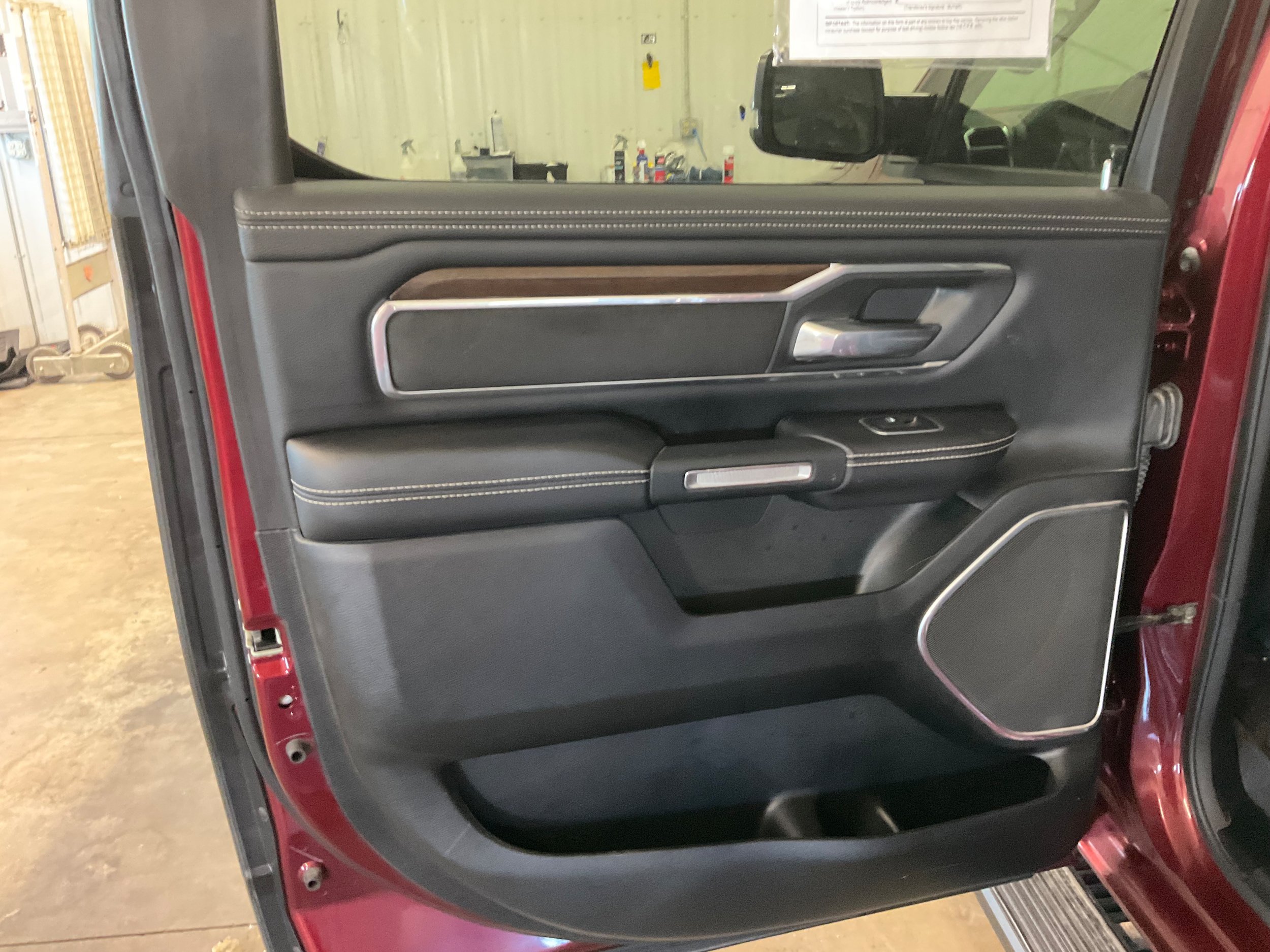 Used 2021 RAM 1500 Laramie AWD/4WD image 21