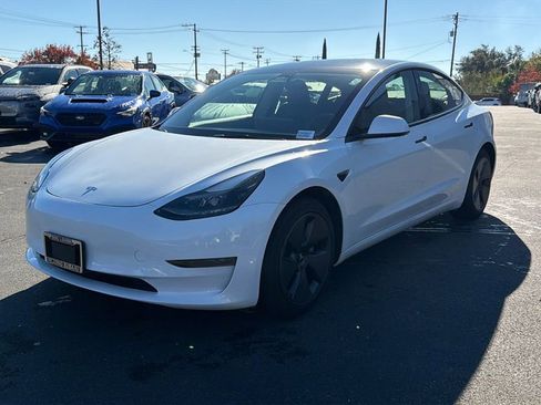 Used 2023 Tesla Model 3 Standard Range image 1