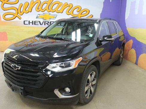 Used 2019 Chevrolet Traverse LT w/ LPO, Blackout Package AWD/4WD image 4