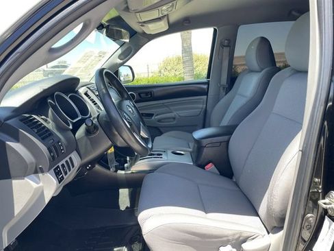 Used 2015 Toyota Tacoma PreRunner w/ TRD Sport Package RWD image 17