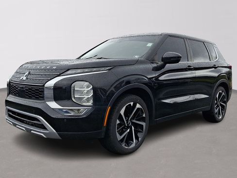 Used 2022 Mitsubishi Outlander SE image 3