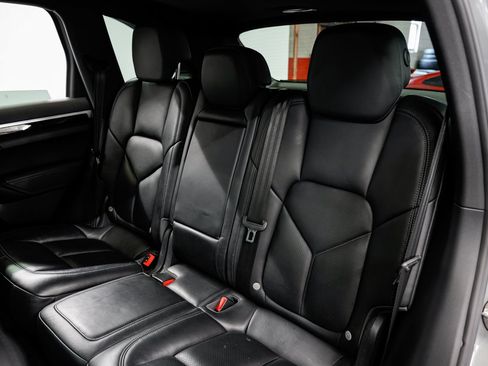 Used 2015 Porsche Cayenne Diesel AWD/4WD image 33