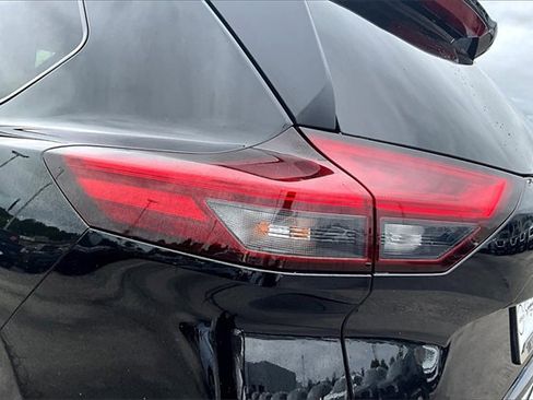 Certified 2023 Nissan Rogue SV image 20