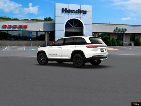 New 2026 Jeep Grand Cherokee Altitude AWD/4WD image 4