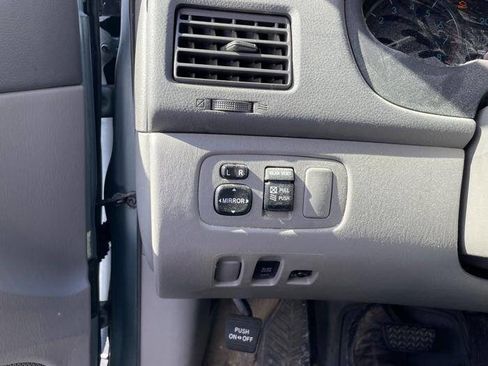 Used 2009 Toyota Sienna CE image 33