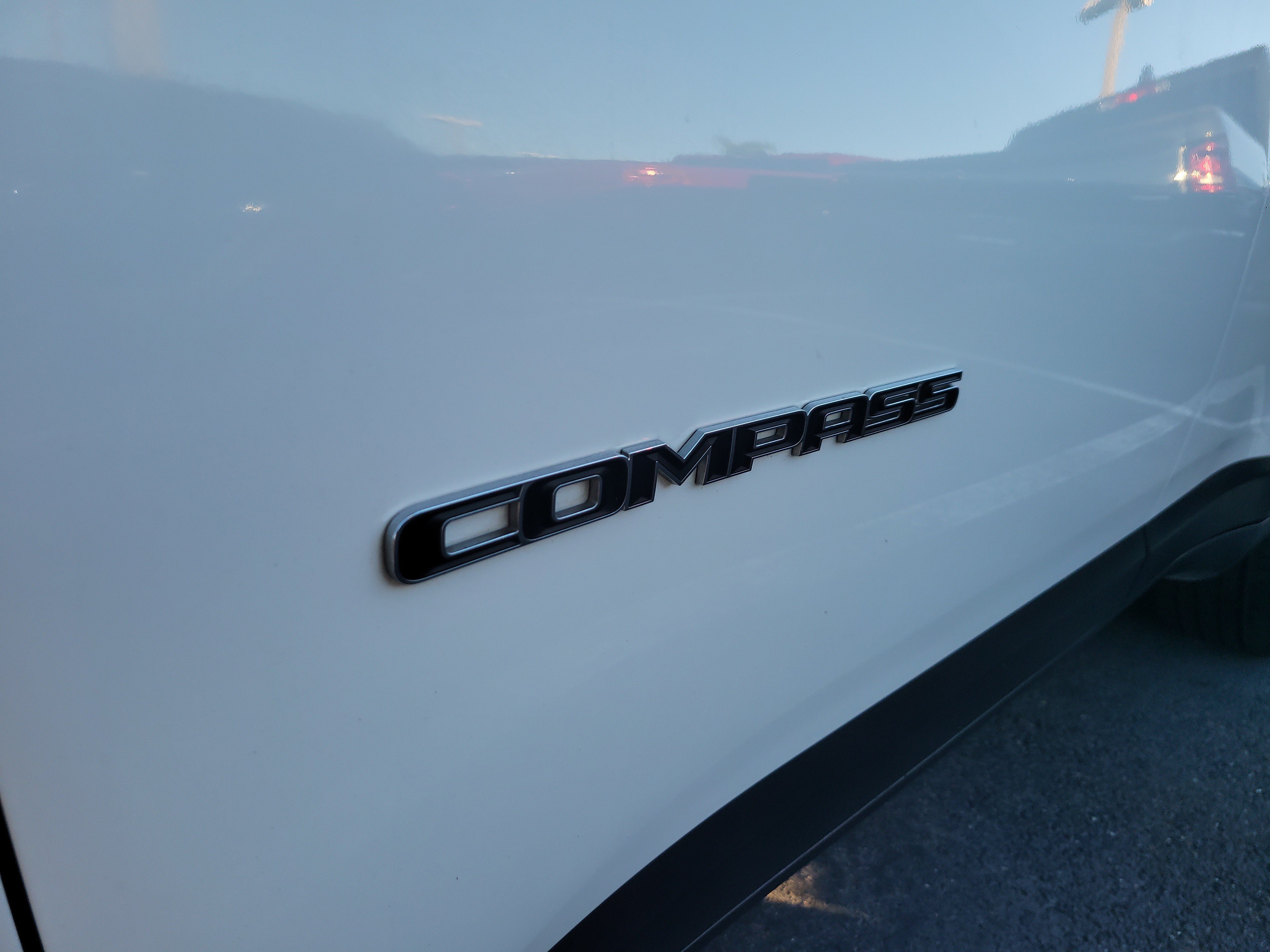 Used 2025 Jeep Compass Limited AWD/4WD image 9