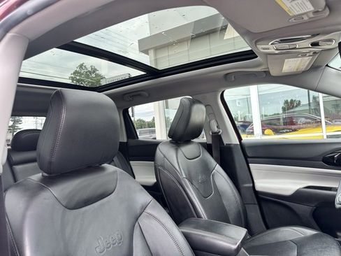 Used 2022 Jeep Compass Limited w/ Sun and Sound Group image 15