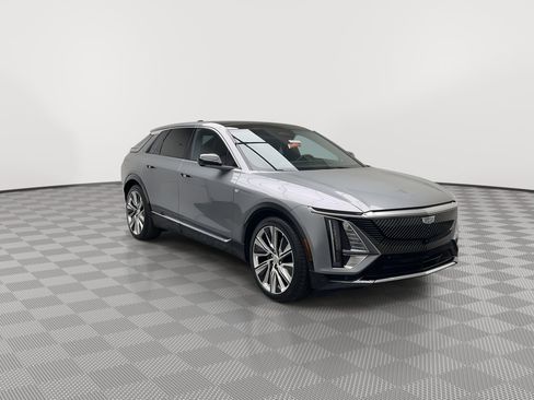 Used 2024 Cadillac Lyriq Luxury w/ LPO, Floor Liner Package image 37