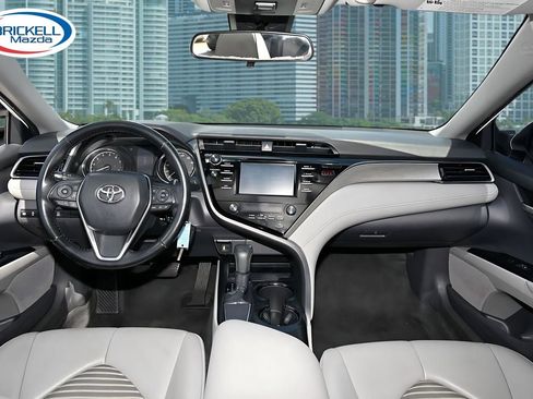 Used 2019 Toyota Camry SE FWD image 8