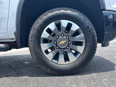 Used 2024 Chevrolet Silverado 2500 Custom w/ Custom Value Package AWD/4WD image 12