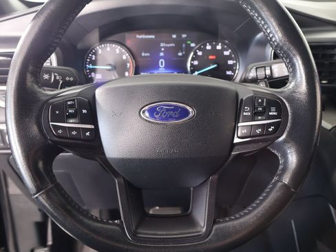 Used 2020 Ford Explorer XLT w/ Equipment Group 202A RWD image 3
