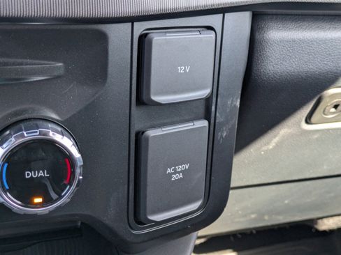 Used 2025 Ford F250 Platinum AWD/4WD image 31
