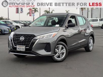 Certified 2025 Nissan Kicks Play S