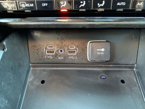 Used 2023 Jeep Grand Cherokee L Laredo image 28