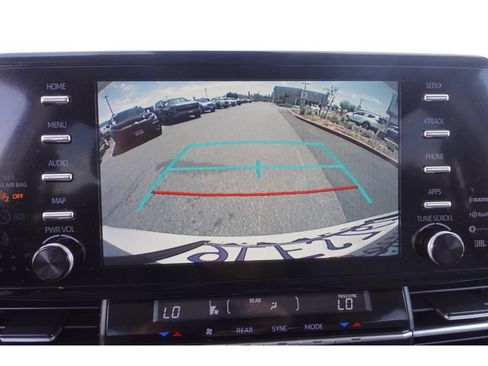 Certified 2024 Toyota Sienna XLE w/ XLE Plus Package FWD image 21