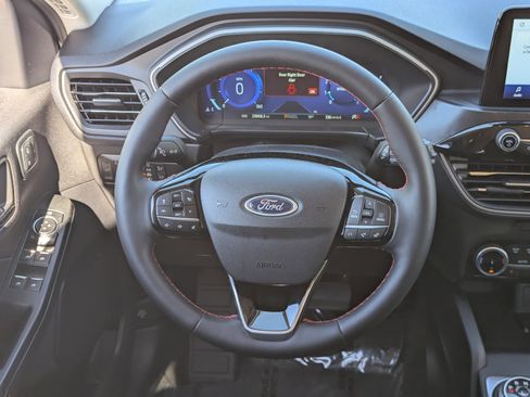 Used 2022 Ford Escape SEL w/ SEL Stealth AWD Package image 16