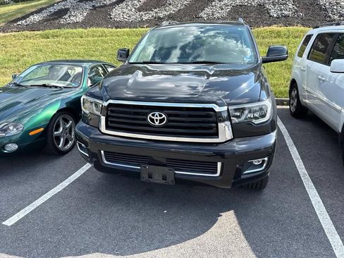 Used 2019 Toyota Sequoia TRD Sport w/ TRD Sport Premium Package AWD/4WD image 3