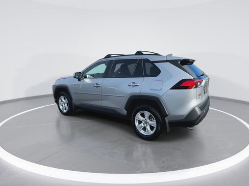 Used 2021 Toyota RAV4 XLE image 6