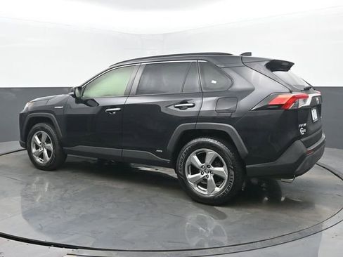 Used 2020 Toyota RAV4 Limited image 3