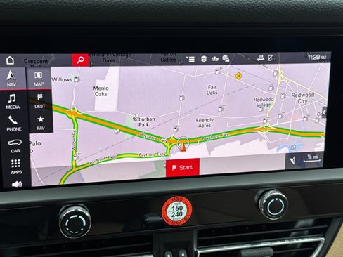 Certified 2025 Porsche Macan image 22